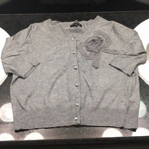 Express jewel button half-sleeved cardigan